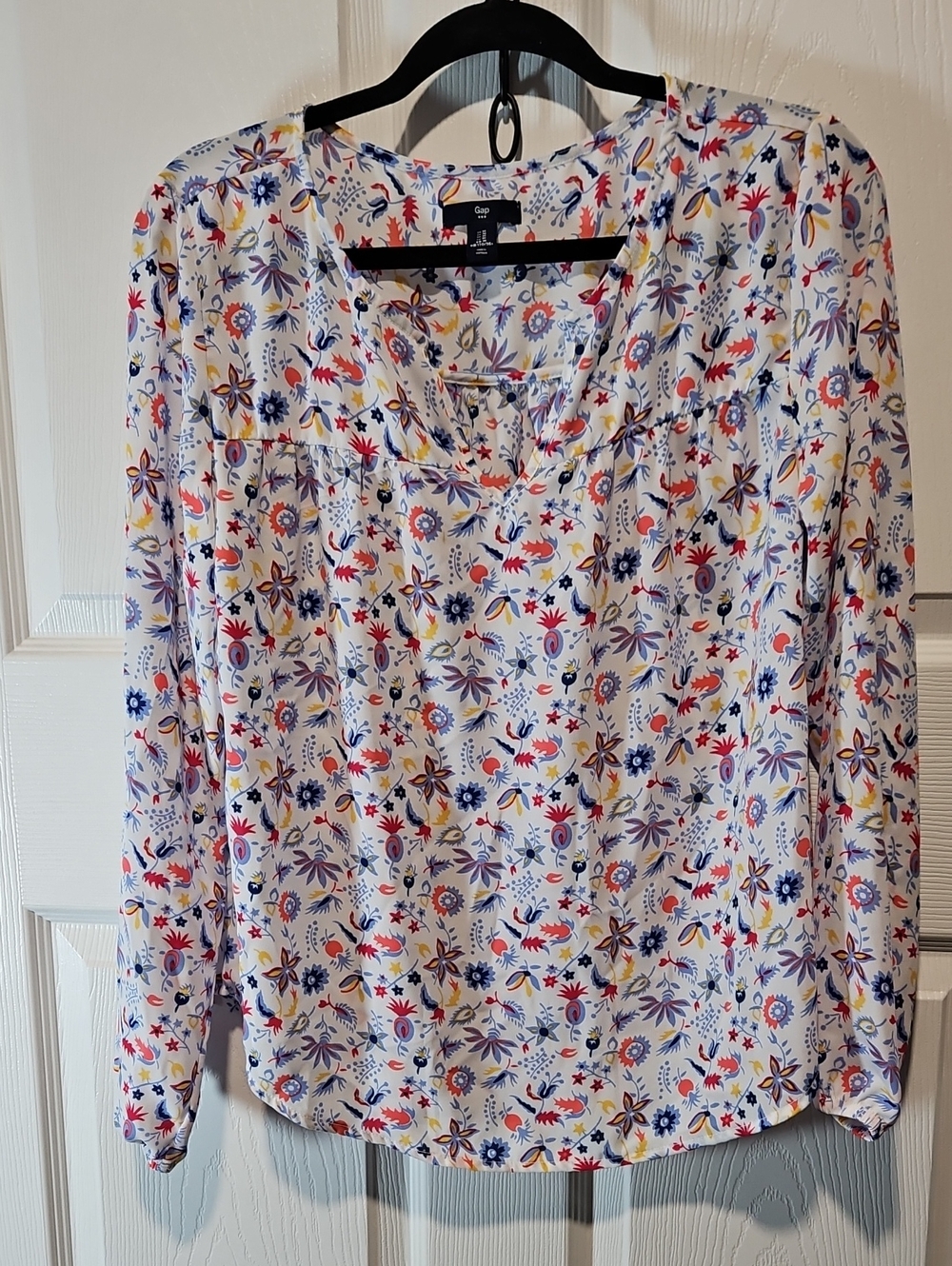 GAP White Floral V-Neck Long Sleeve Blouse